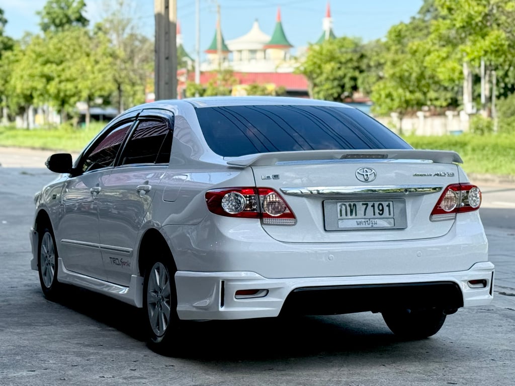 Toyota Altis 1.8E Dual vvti มือเดียว ไมเนอร์เช้นจ์ ชุดแต่งTRD