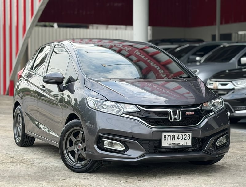 Honda Jazz GK 1.5 S แต่งเป็นโฉม19 บอดี้เดิมๆ ไม่เคยชนเลย