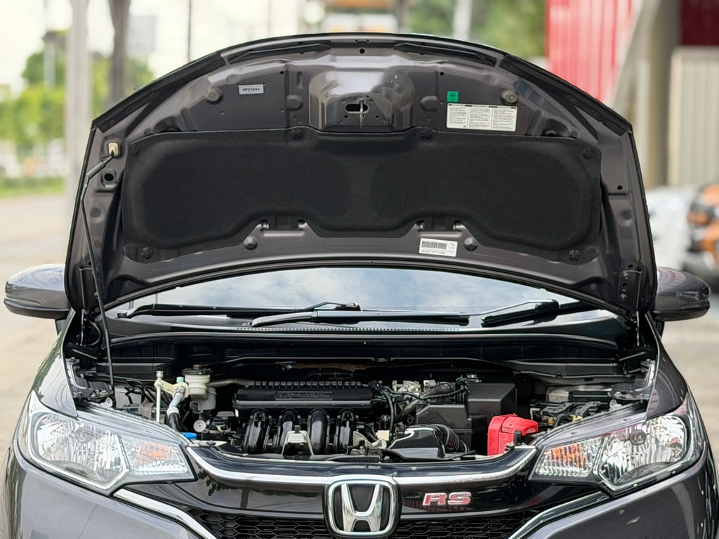 Honda Jazz GK 1.5 S แต่งเป็นโฉม19 บอดี้เดิมๆ ไม่เคยชนเลย Honda Jazz GK 1.5 S แต่งเป็นโฉม19 บอดี้เดิมๆ ไม่เคยชนเลย