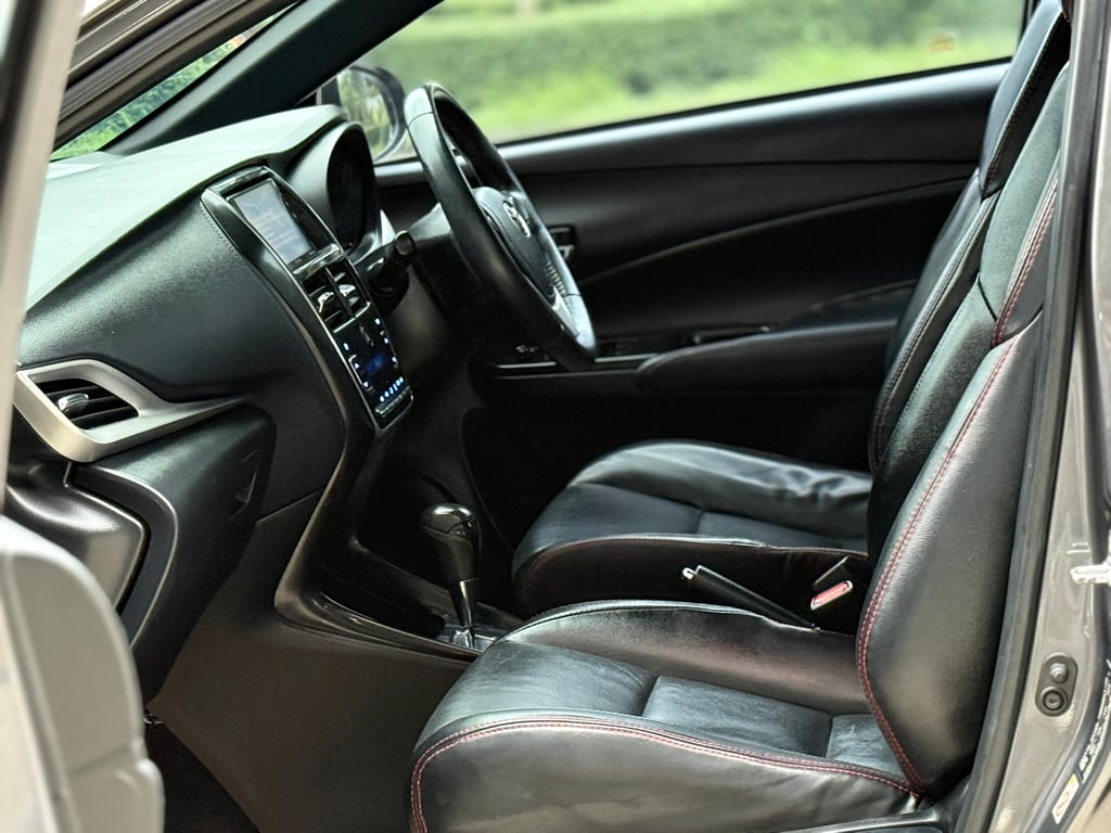 Toyota Yaris 1.2G Sport มือเดียว รุ่นTopสุด สวยจัด ไม่เคยชน Toyota Yaris 1.2G Sport มือเดียว รุ่นTopสุด สวยจัด ไม่เคยชน