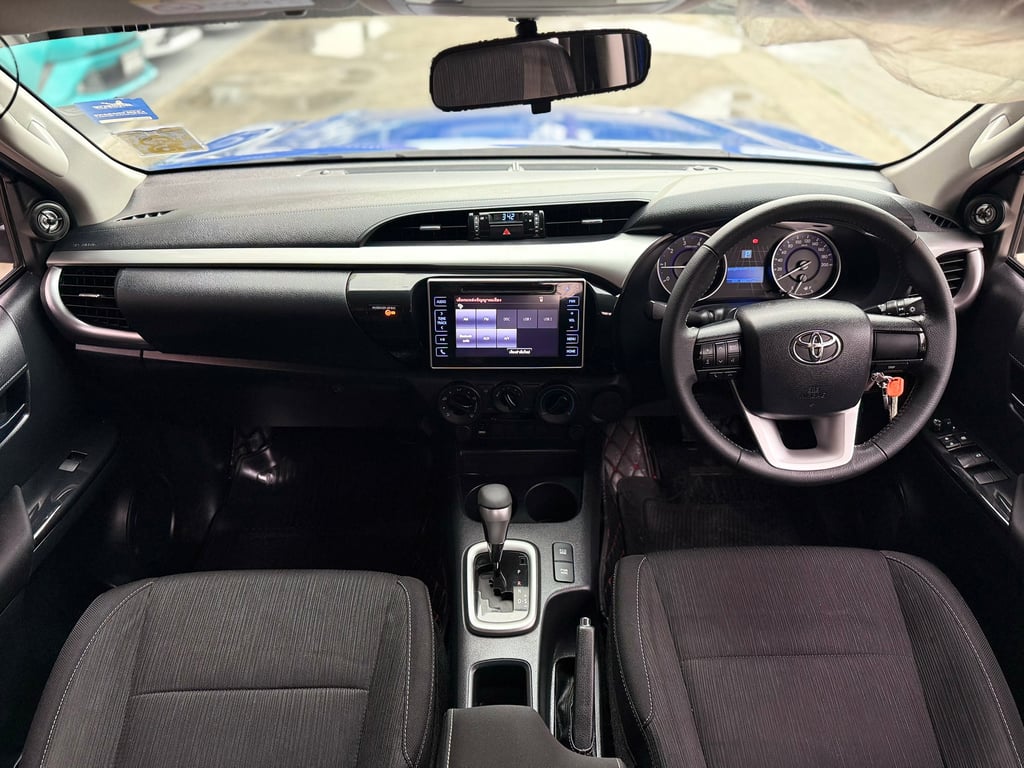 Toyota Revo 2.4E Prerunner มือเดียว เกียร์ออโต้ ไมล์น้อย Toyota Revo 2.4E Prerunner มือเดียว เกียร์ออโต้ ไมล์น้อย