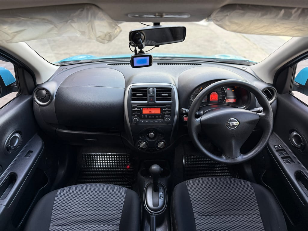 Nissan March 1.2EL (MNC) มือเดียว สวยจัด ไม่เคยชนเลย Nissan March 1.2EL (MNC) มือเดียว สวยจัด ไม่เคยชนเลย