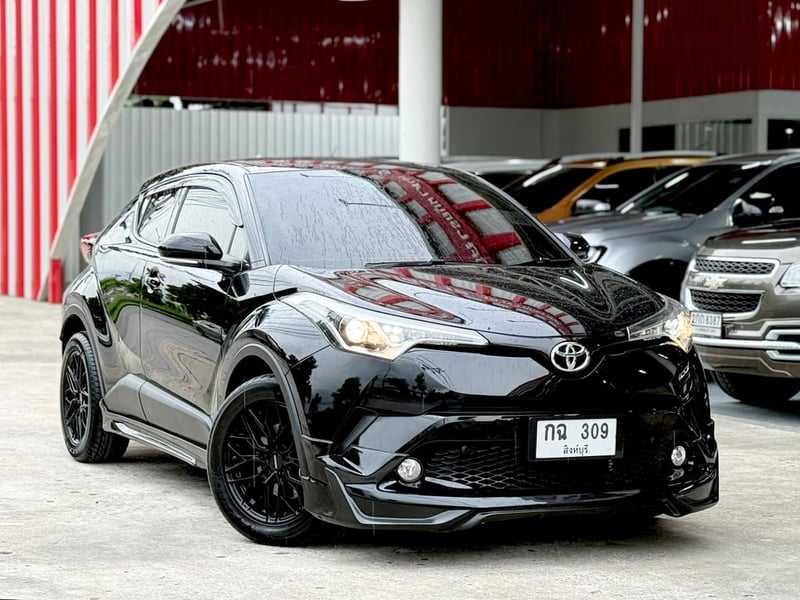 Toyota CHR 1.8 MID ชุดแต่งครบ สวยมีเสน่ห์ ไม่เคยชน