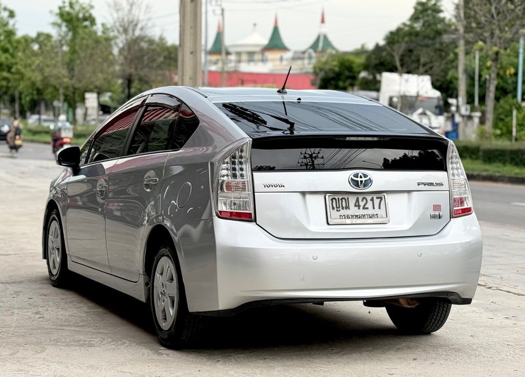 Prius 1.8 Hybrid มือเดียว เเบตเครมที่ศูนย์แล้ว ฟรีดาวน์ Prius 1.8 Hybrid มือเดียว เเบตเครมที่ศูนย์แล้ว ฟรีดาวน์