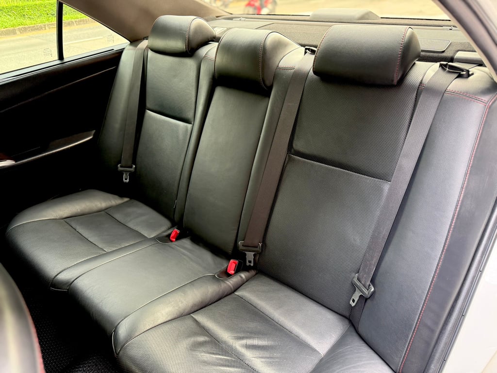 Camry 2.0 Extremo ไมเนอร์เช้นจ์ ตัวแต่งพิเศษแท้ศูนย์