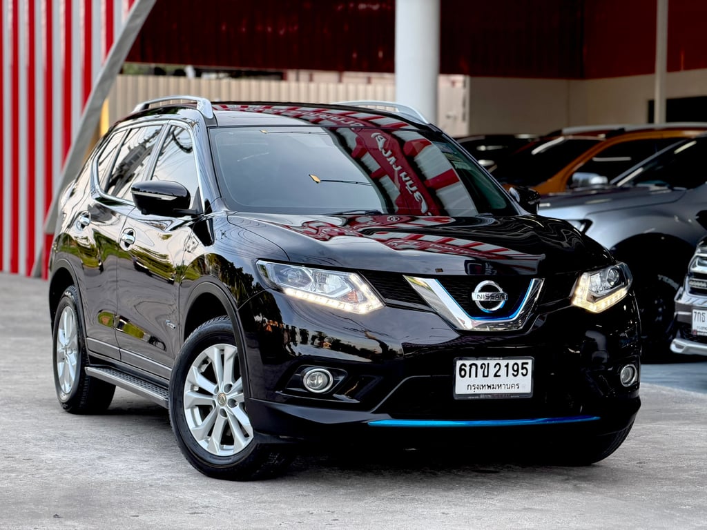 Nissan X-Trail 2.0V Hybrid ขับ4WD แบตยังมีประกันศูนย์เหลือ Nissan X-Trail 2.0V Hybrid ขับ4WD แบตยังมีประกันศูนย์เหลือ