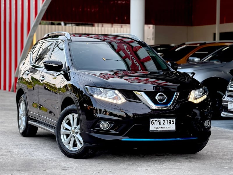 Nissan X-Trail 2.0V Hybrid ขับ4WD แบตยังมีประกันศูนย์เหลือ