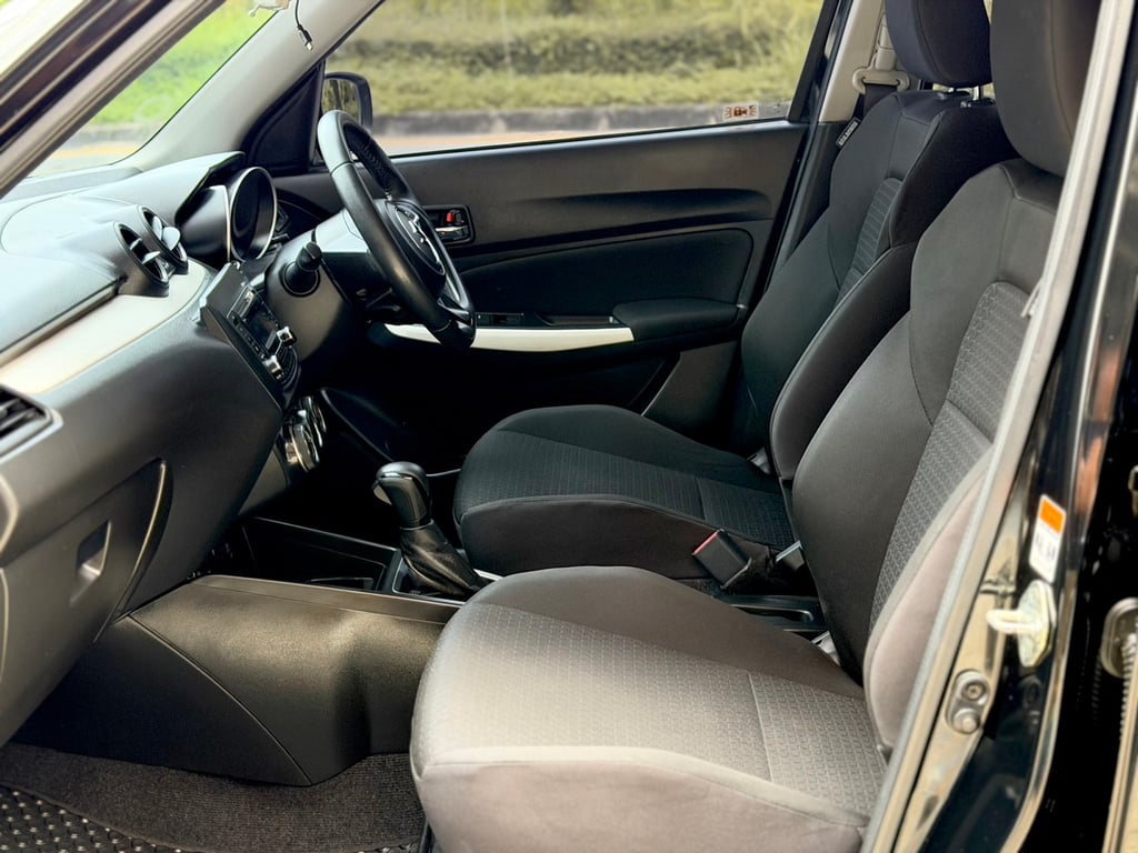 Suzuki Swift 1.2GLX Sports Edition รุ่นแต่งพิเศษจากศูนย์ Suzuki Swift 1.2GLX Sports Edition รุ่นแต่งพิเศษจากศูนย์