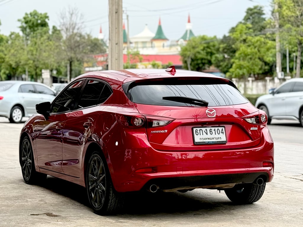 Mazda 3 Skyactiv 2.0SP มือเดียว รุ่นTop โฉมไมเนอร์เช้นจ์ Mazda 3 Skyactiv 2.0SP มือเดียว รุ่นTop โฉมไมเนอร์เช้นจ์