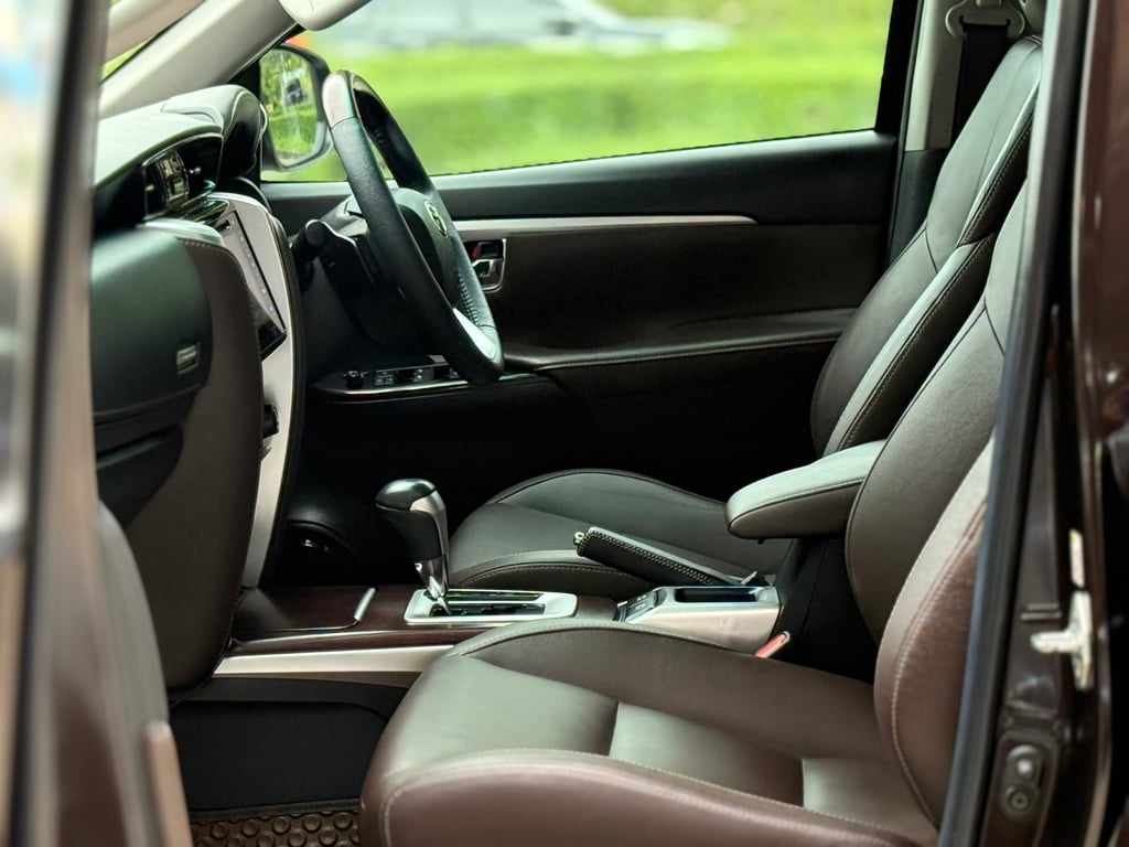 Fortuner 2.4V 2WD มือเดียวป้ายแดงซื้อสด ไม่เคยชนเลย