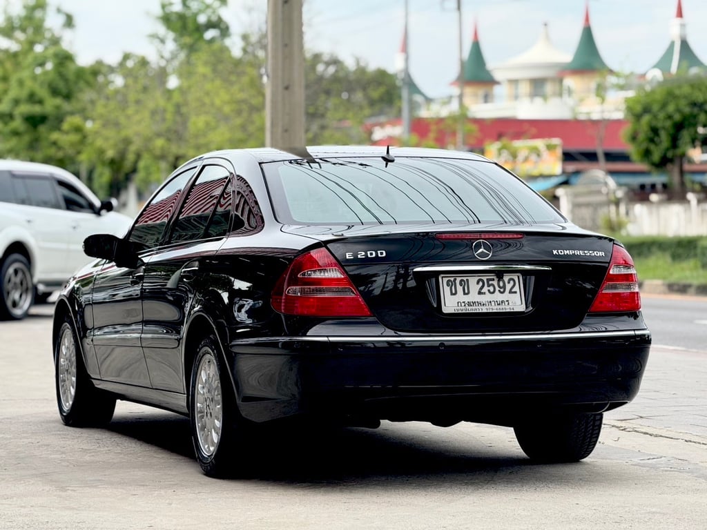 E200 Kom 1.8 ฝาดำ 1ใน100 ไมล์น้อย มือเดียว