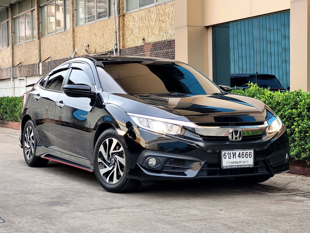Honda Civic FC 1.8 EL ชุดแต่งรอบคัน เช็คศูนย์ตลอด ไม่เคยชน Honda Civic FC 1.8 EL ชุดแต่งรอบคัน เช็คศูนย์ตลอด ไม่เคยชน
