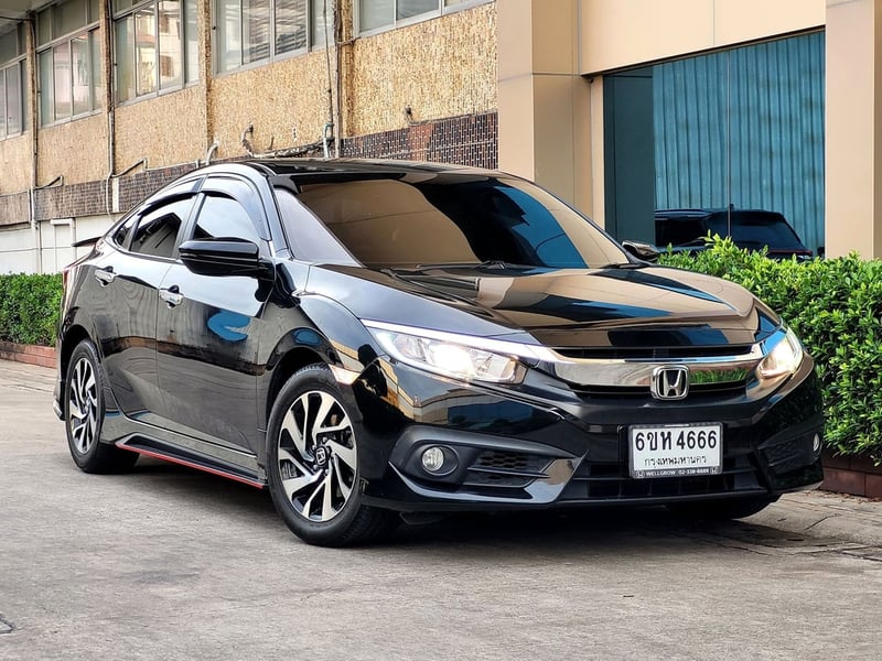 Honda Civic FC 1.8 EL ชุดแต่งรอบคัน เช็คศูนย์ตลอด ไม่เคยชน