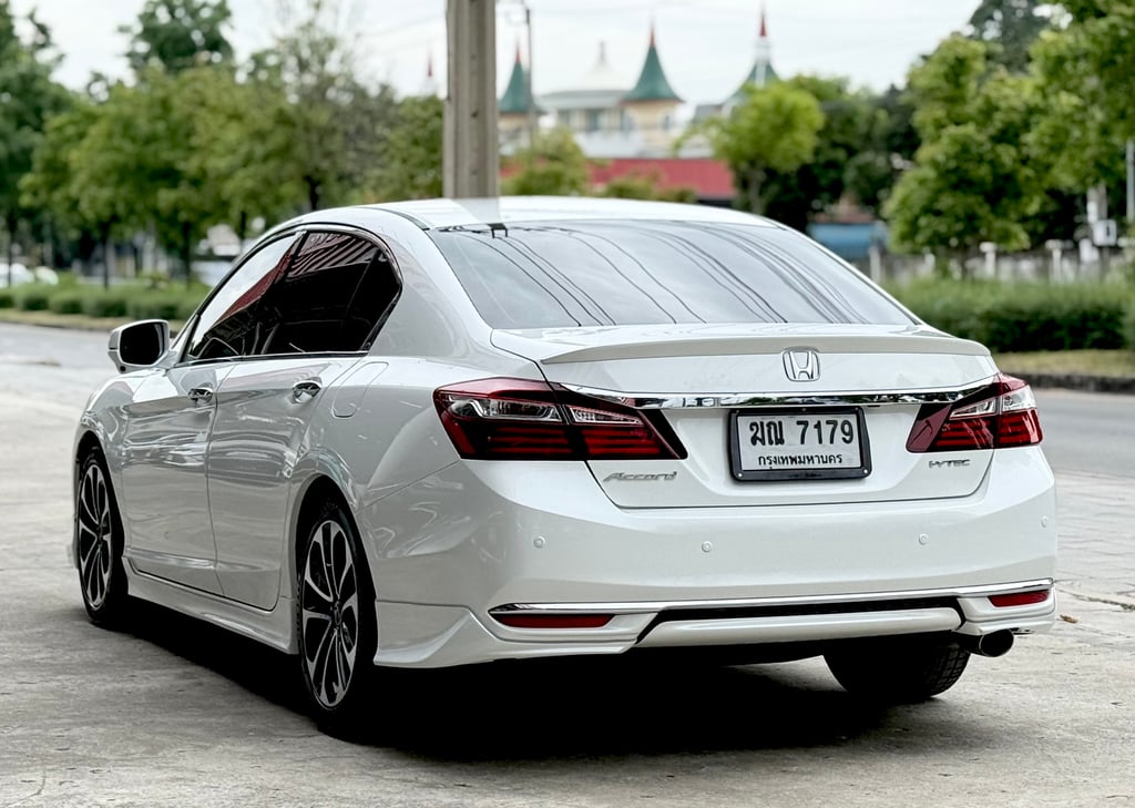 Honda Accord G9 2.0EL (MNC) มือเดียว ชุดแต่งรอบคัน Honda Accord G9 2.0EL (MNC) มือเดียว ชุดแต่งรอบคัน