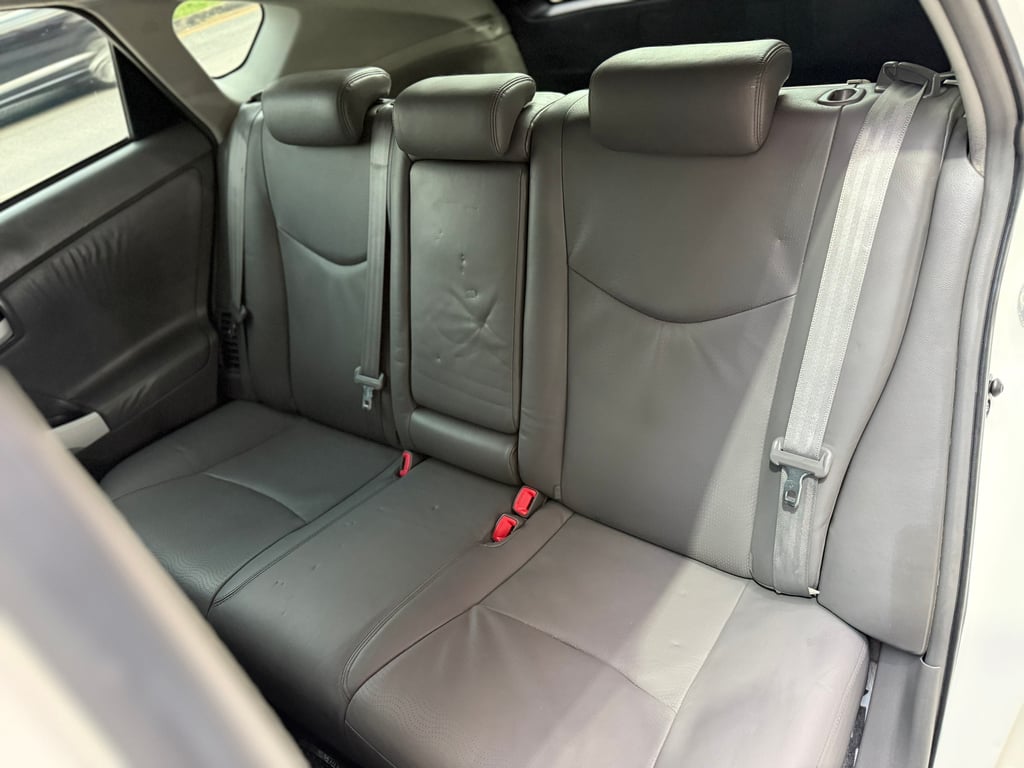 Prius 1.8 TRDแท้ มือเดียว ไม่เคยชน เเบตHybridเปลี่ยนแล้ว