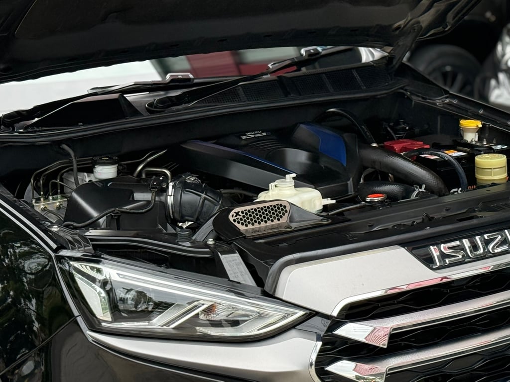 Isuzu MU-X 3.0 Ultimate 2WD มือเดียว สีเดิมบางทั้งคัน Isuzu MU-X 3.0 Ultimate 2WD มือเดียว สีเดิมบางทั้งคัน