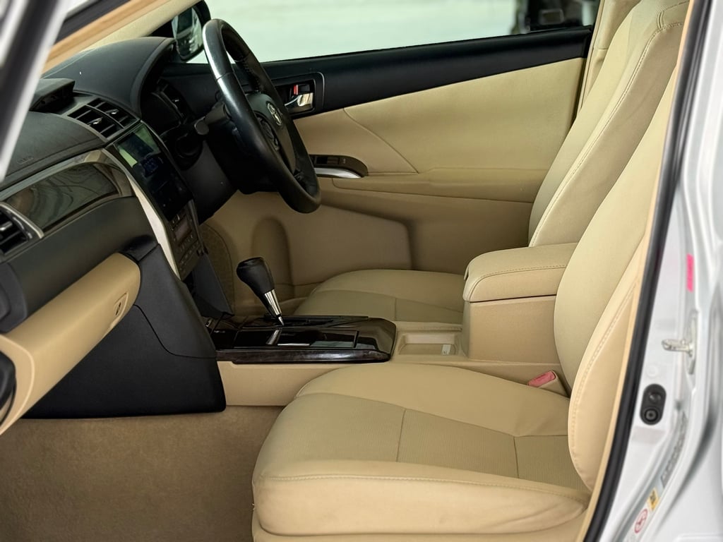 Camry 2.0G D4S โฉมไมเนอร์เช้นจ์ สวยมีเสน่ห์