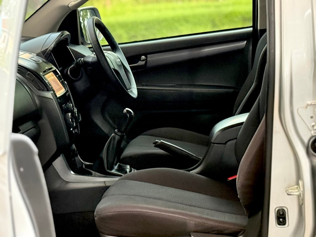 Isuzu Dmax 2.5Z Ddi Hi-Lander ไม่เคยชน น็อตไม่ขยับ ใช้ถนอม Isuzu Dmax 2.5Z Ddi Hi-Lander ไม่เคยชน น็อตไม่ขยับ ใช้ถนอม