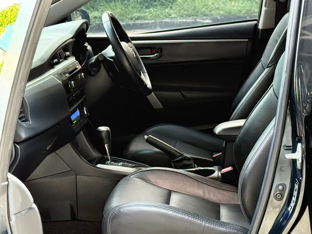 Toyota Altis 1.8 ESport มือเดียว ตัวแต่งพิเศษแท้จากโรงงาน Toyota Altis 1.8 ESport มือเดียว ตัวแต่งพิเศษแท้จากโรงงาน