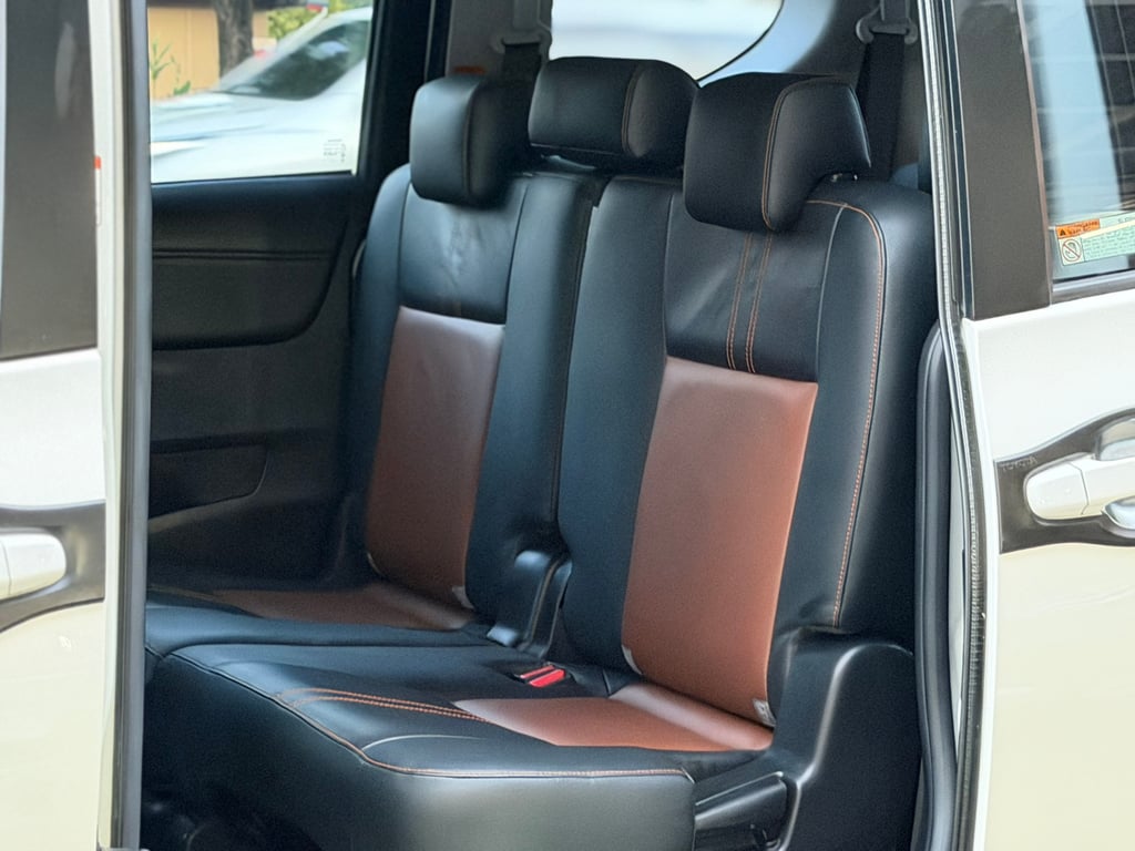 Toyota Sienta 1.5V Top มือเดียวผู้หญิงใช้ เข้าศูนย์ตลอด Toyota Sienta 1.5V Top มือเดียวผู้หญิงใช้ เข้าศูนย์ตลอด