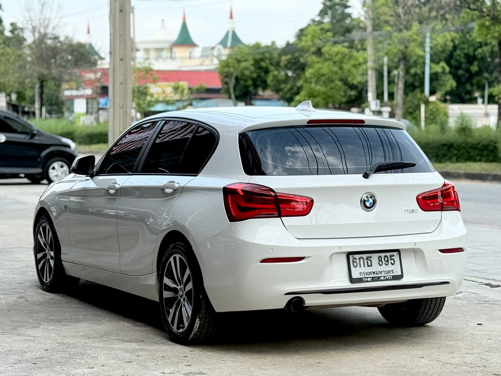 BMW (F20) 118i Sport ไมเนอร์เช้นจ์ ไม่เคยชน ภายในแดง