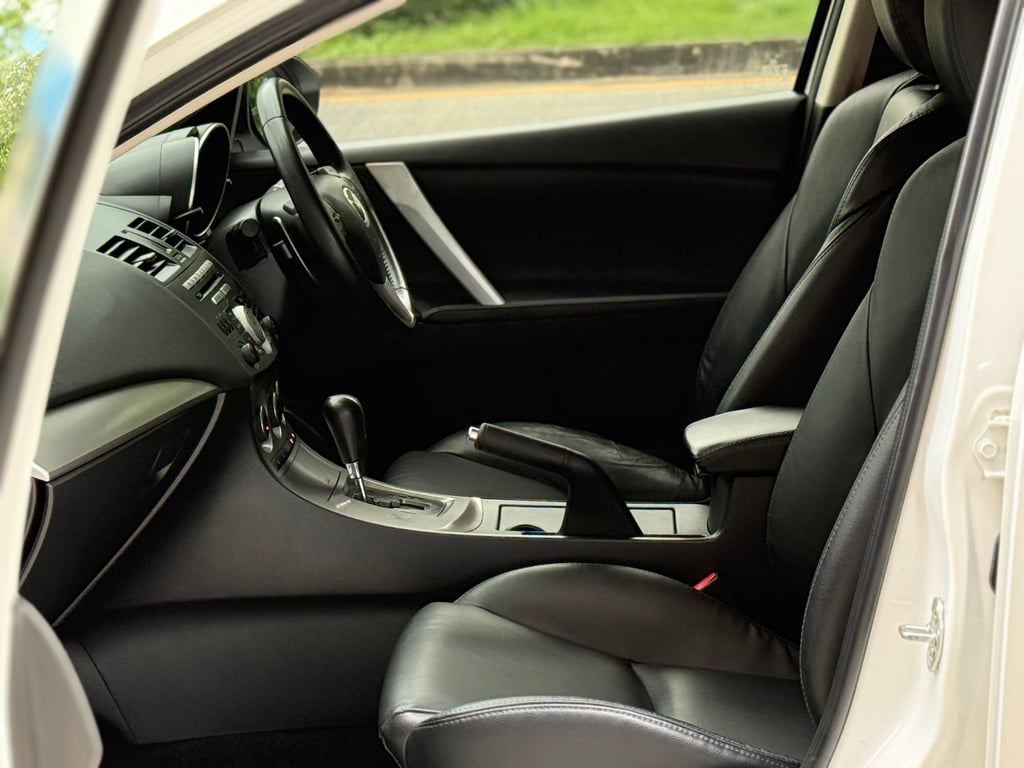 Mazda 3 2.0S Top Sunroof มือเดียว ไม่เคยชน แต่งสวย