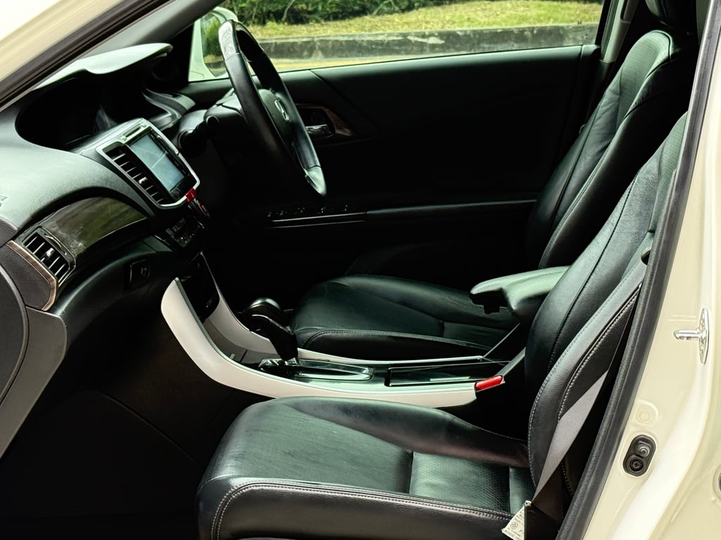 Honda Accord G9 2.0EL (MNC) มือเดียว ชุดแต่งรอบคัน Honda Accord G9 2.0EL (MNC) มือเดียว ชุดแต่งรอบคัน