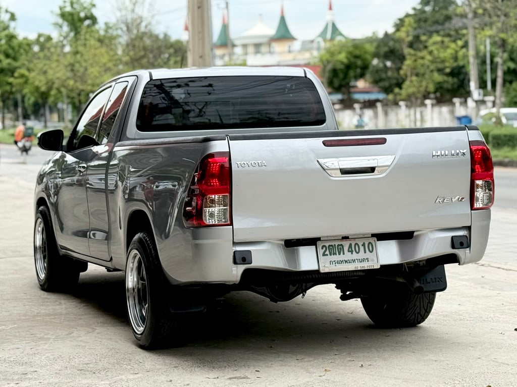 Revo 2.4 Smart CAB มือเดียว ไม่เคยชน สภาพสมบูรณ์