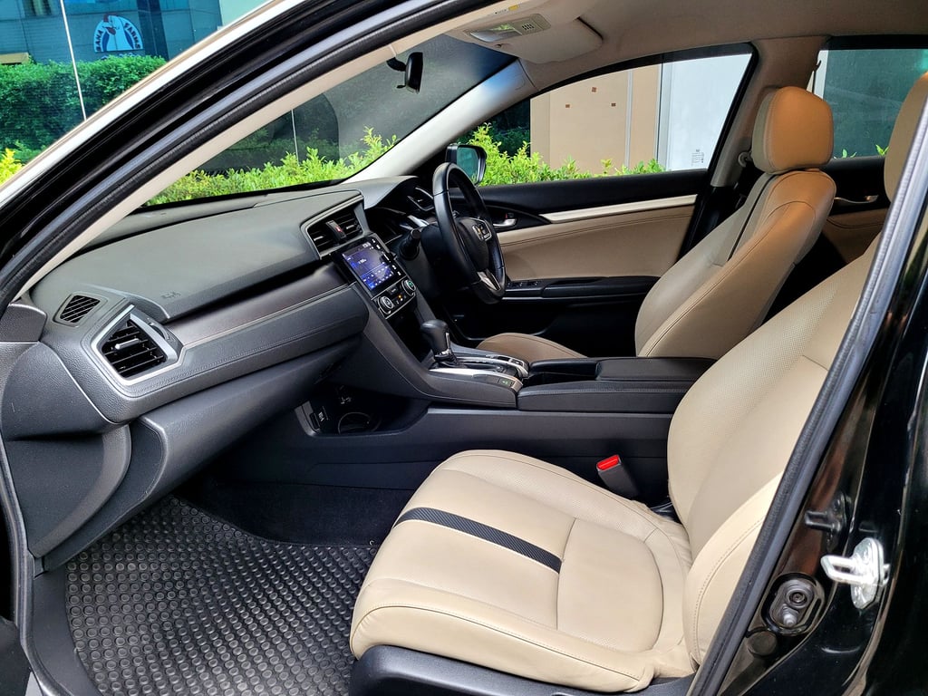 Civic FC 1.8 EL มือเดียว ไม่เคยชน ชุดแต่งรอบคัน ฟรีดาวน์