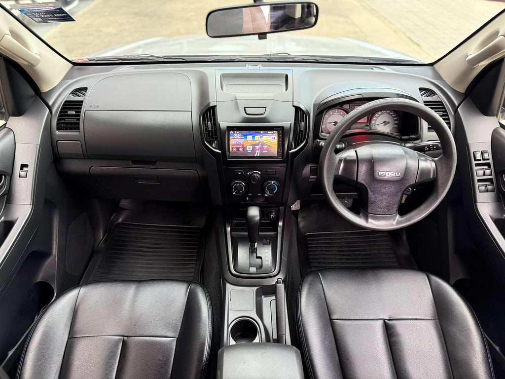 ISUZU MU-X 1.9 มือเดียวสวยกริ๊ป ไม่เคยชน แม็ก+ยางใหม่ ISUZU MU-X 1.9 มือเดียวสวยกริ๊ป ไม่เคยชน แม็ก+ยางใหม่