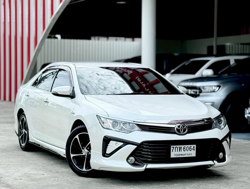 Camry 2.0 Extremo ไมเนอร์เช้นจ์ ตัวแต่งพิเศษแท้ศูนย์