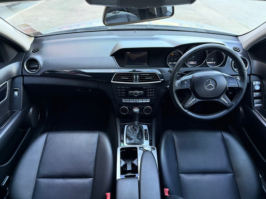 Benz C200 1.8 CGI BE (W204) โฉมไมเนอร์เช้นจ์แท้ Benz C200 1.8 CGI BE (W204) โฉมไมเนอร์เช้นจ์แท้