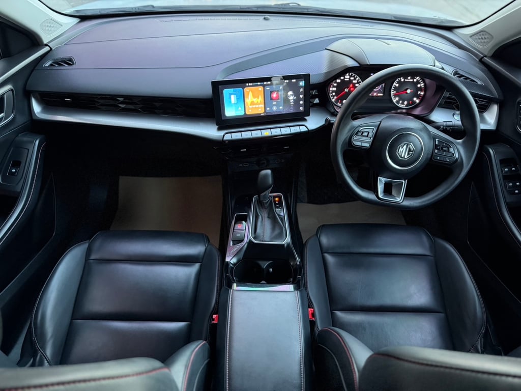 MG 5 1.5D รองTop มือเดียว ไม่เคยชน สีสวย ไมล์น้อย