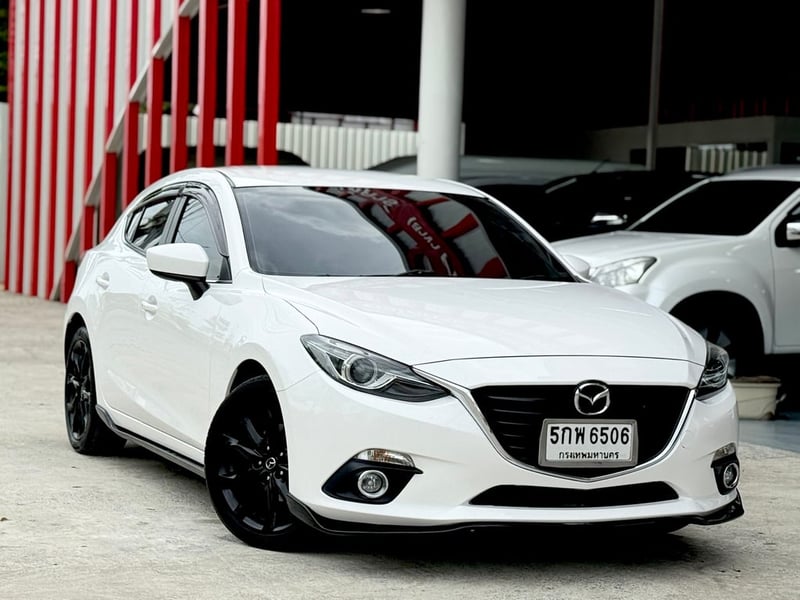 Mazda 3 Skyactiv 2.0S มือเดียว สวยมีเสน่ห์ เช็คศูนย์