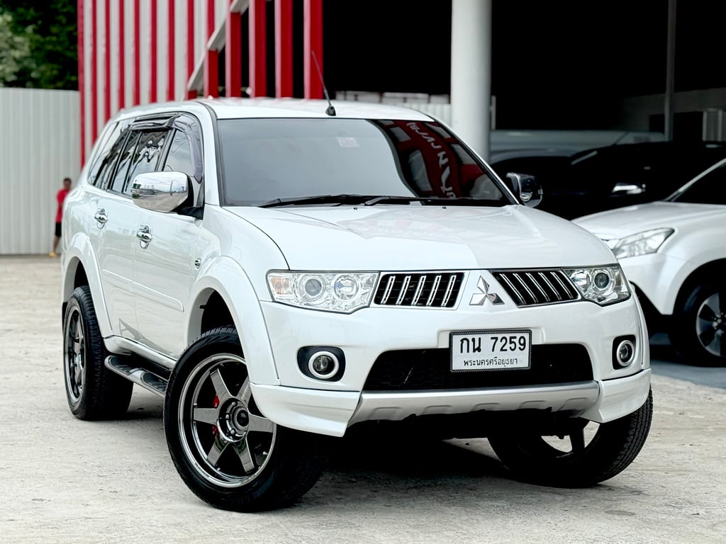 Pajero 2.4MT มือเดียว มีแอร์ราว น้ำมัน+LPG โดนัท