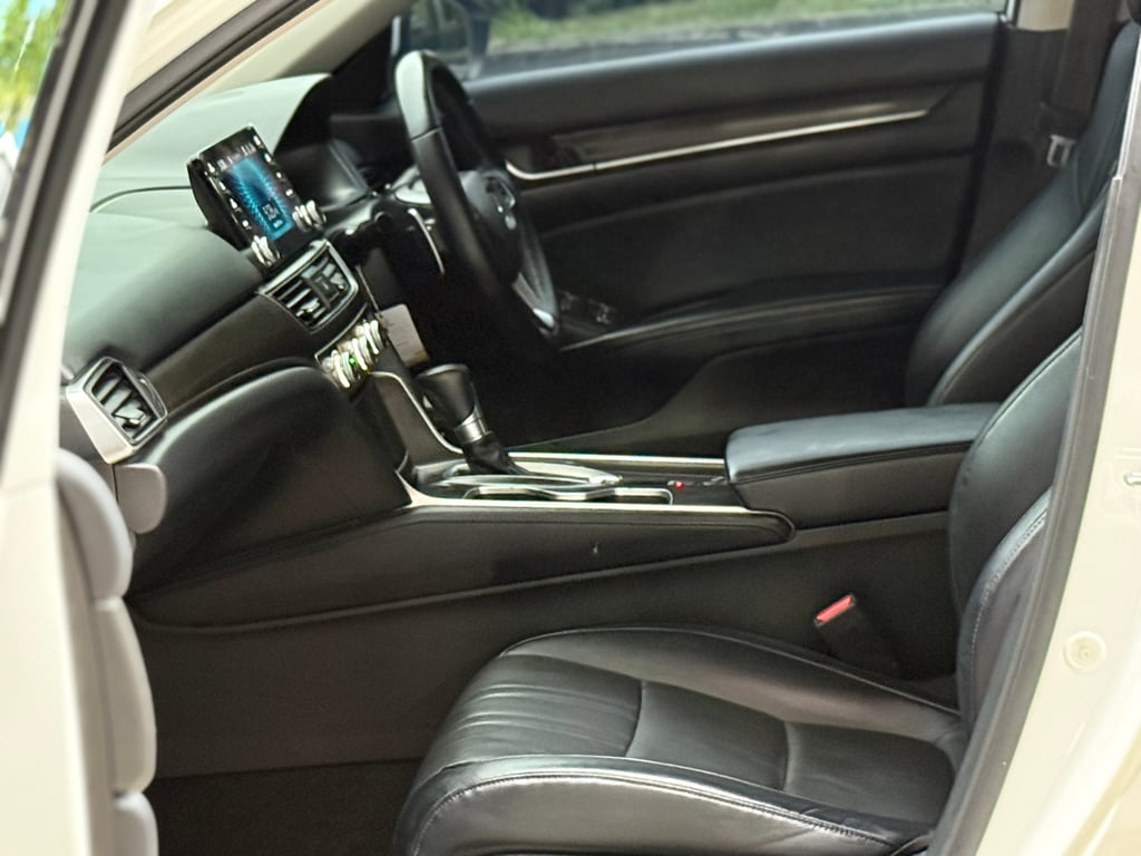 Honda Accord 1.5Turbo EL มือเดียว เช็คศูนย์ตลอด สวยมีเสน่ห์