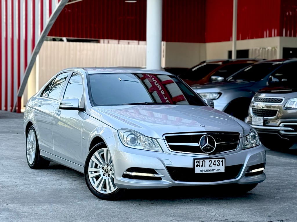 Benz C200 1.8 CGI BE (W204) โฉมไมเนอร์เช้นจ์แท้ Benz C200 1.8 CGI BE (W204) โฉมไมเนอร์เช้นจ์แท้