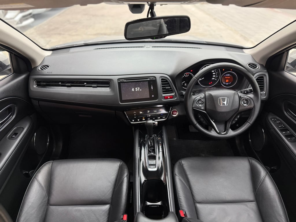 HRV 1.8E Limited มือเดียว ไม่เคยชน สีสวยฉ่ำ ภายในสด HRV 1.8E Limited มือเดียว ไม่เคยชน สีสวยฉ่ำ ภายในสด