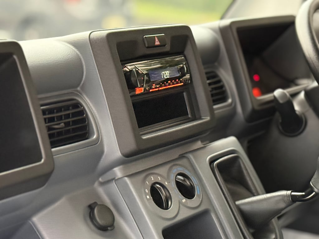 Suzuki Carry 1.5L มือเดียว ไมเนอร์เช้นจ์แล้ว ไม่เคยทำสีเลยซักซิ้น Suzuki Carry 1.5L มือเดียว ไมเนอร์เช้นจ์แล้ว ไม่เคยทำสีเลยซักซิ้น