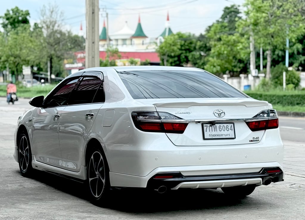 Camry 2.0 Extremo ไมเนอร์เช้นจ์ ตัวแต่งพิเศษแท้ศูนย์