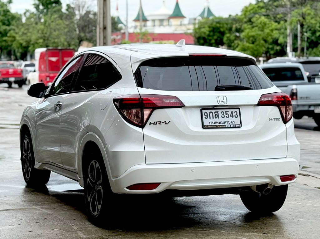 HRV 1.8EL Sunroof รุ่น Top Option สุด ดูแลถึง HRV 1.8EL Sunroof รุ่น Top Option สุด ดูแลถึง