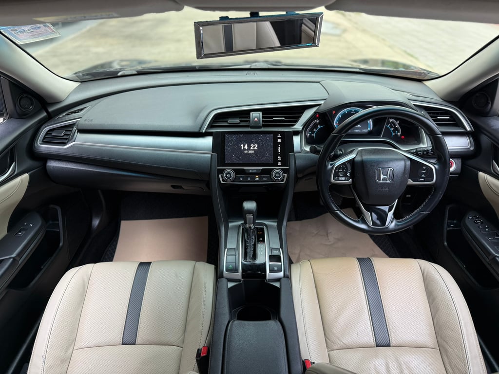 Honda Civic FC 1.8EL มือเดียว ไม่เคยชน แม็ก+ยางใหม่ๆพึ่งใส่