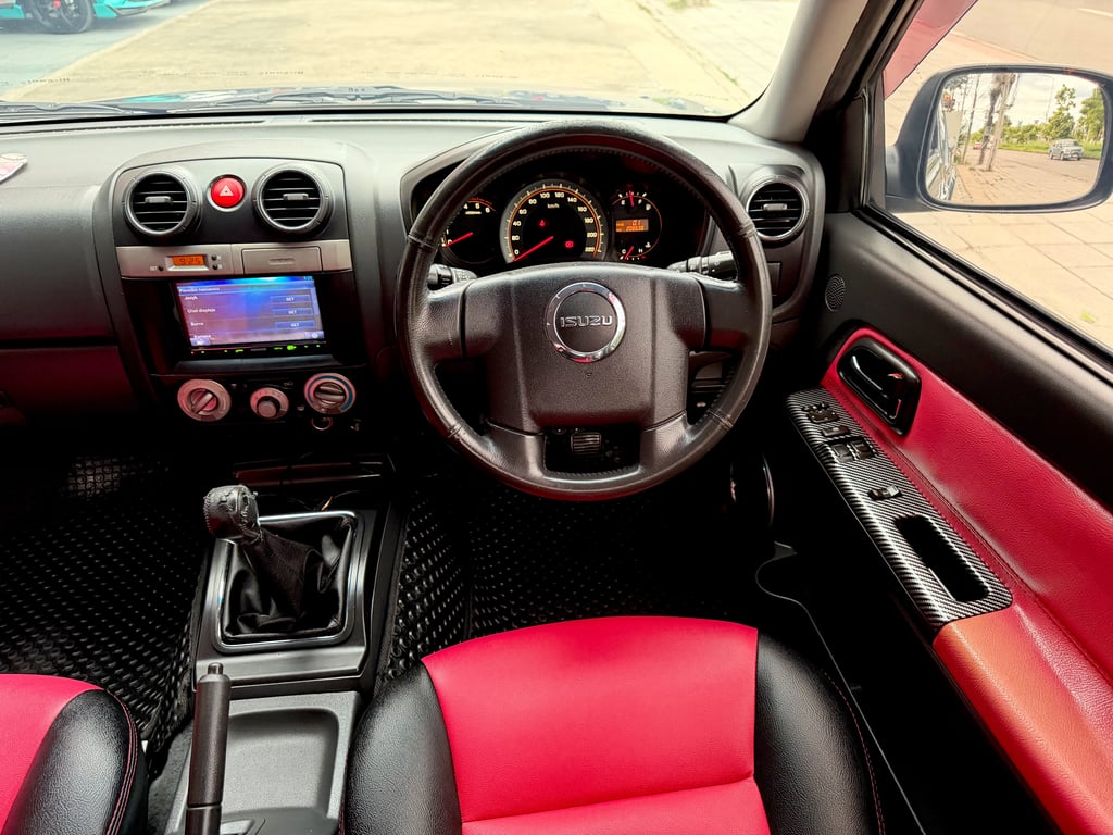 Dmax Hi-Lander CAB มือเดียว มีประกันชั้น1 เดิมบางไม่เคยชน Dmax Hi-Lander CAB มือเดียว มีประกันชั้น1 เดิมบางไม่เคยชน