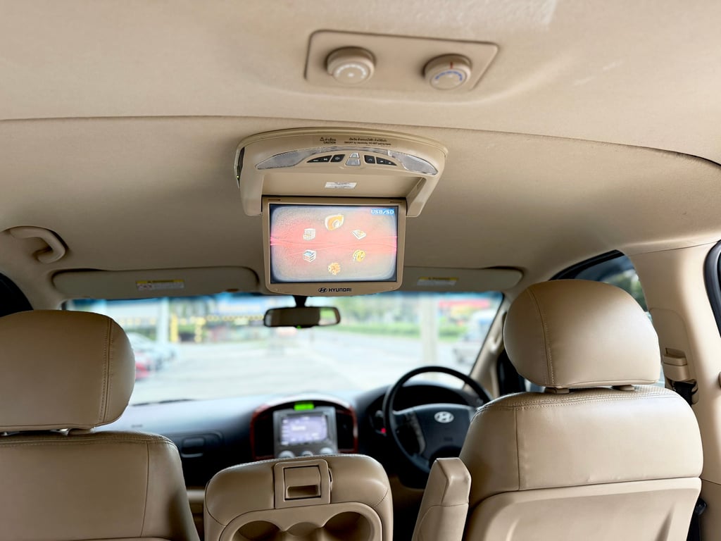 Hyundai H1 2.5 Deluxe สวยมีเสน่ห์ ชุดเบาะVIPเต็มระบบ