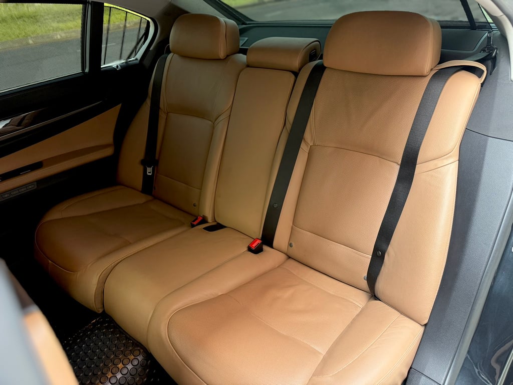 BMW 730i (F02) สภาพสมบูรณ์ เดิมสนิท ไม่เคยชน