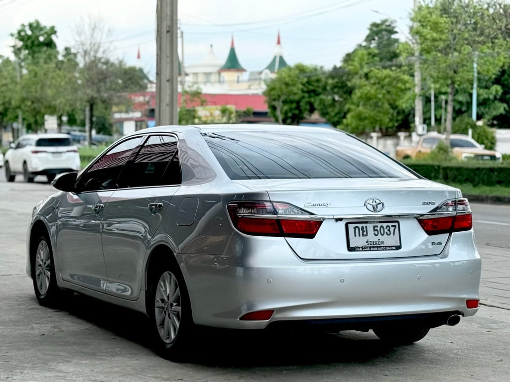 Camry 2.0G D4S โฉมไมเนอร์เช้นจ์ สวยมีเสน่ห์