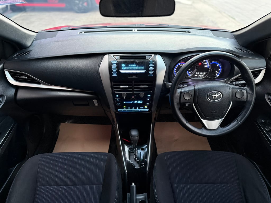 Toyota Yaris 1.2G Sport มือเดียว Topสุด 5ประตู ไม่เคยชน