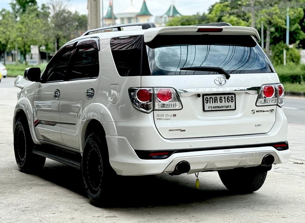 Fortuner 3.0V 4WD แต่งTRD แม็ก+ยางใหม่พึ่งใส่ ไม่เคยชน Fortuner 3.0V 4WD แต่งTRD แม็ก+ยางใหม่พึ่งใส่ ไม่เคยชน