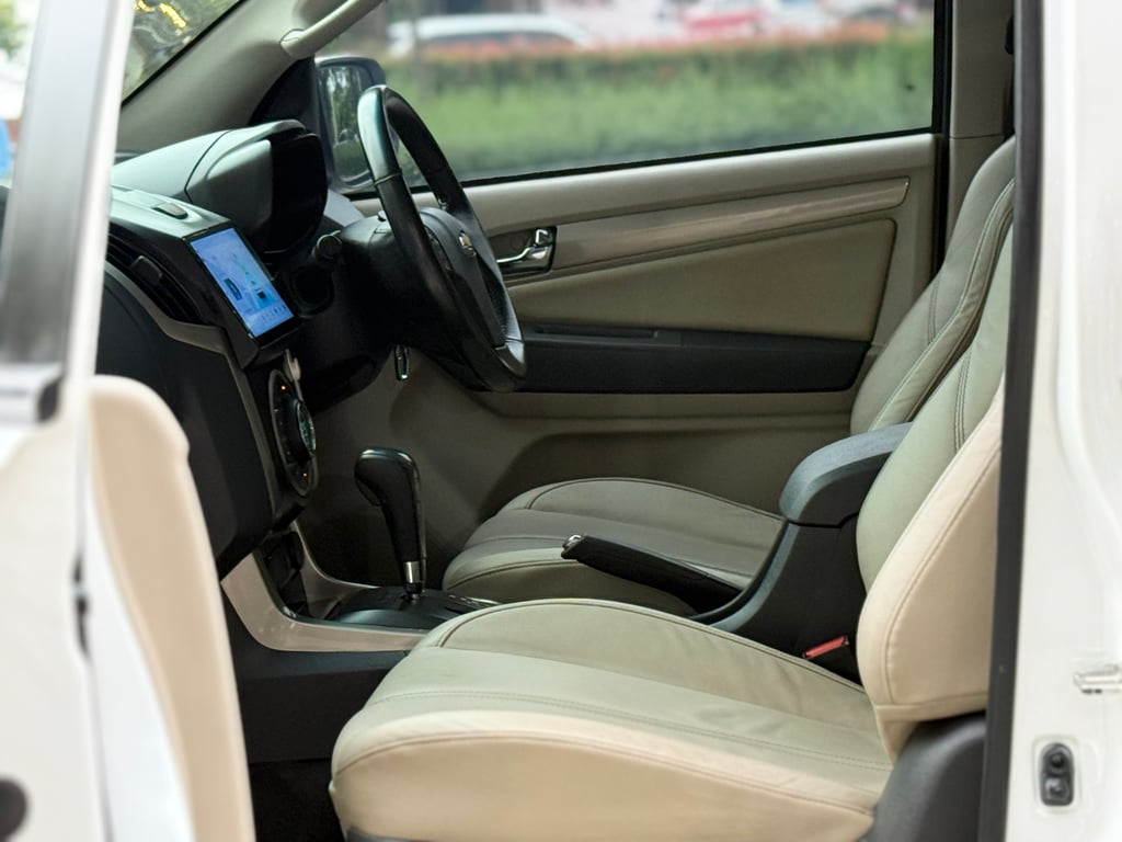 Trailblazer 2.8LTZ มือเดียว Topสุด ขับ4WD ไม่เคยชน สวยจัด