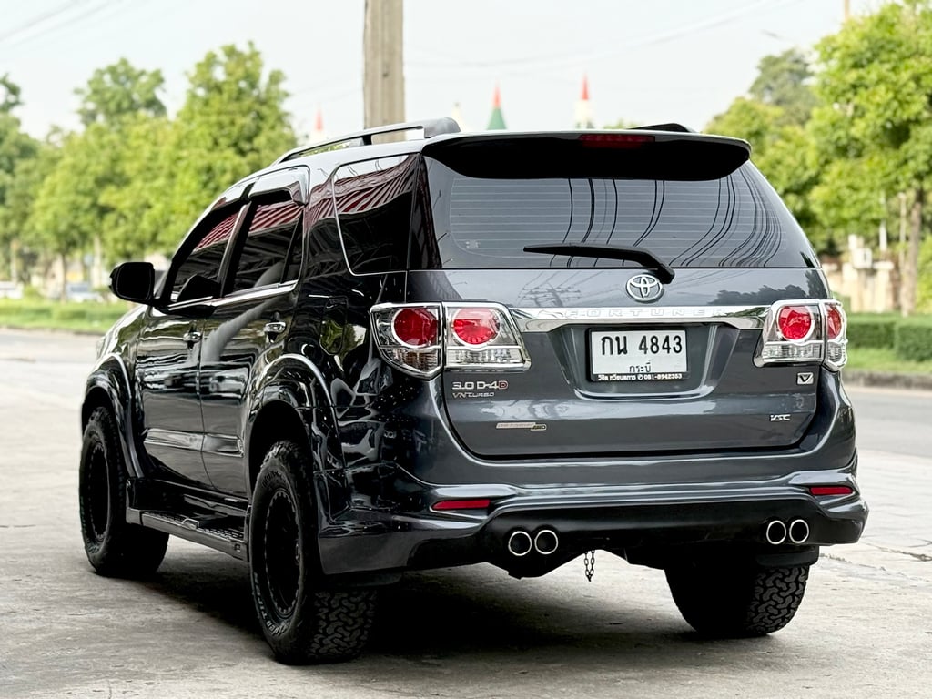 Toyota Fortuner 3.0V 4WD  มือเดียว แต่งสวย แม็ก+ยางใหม่พึ่งใส่